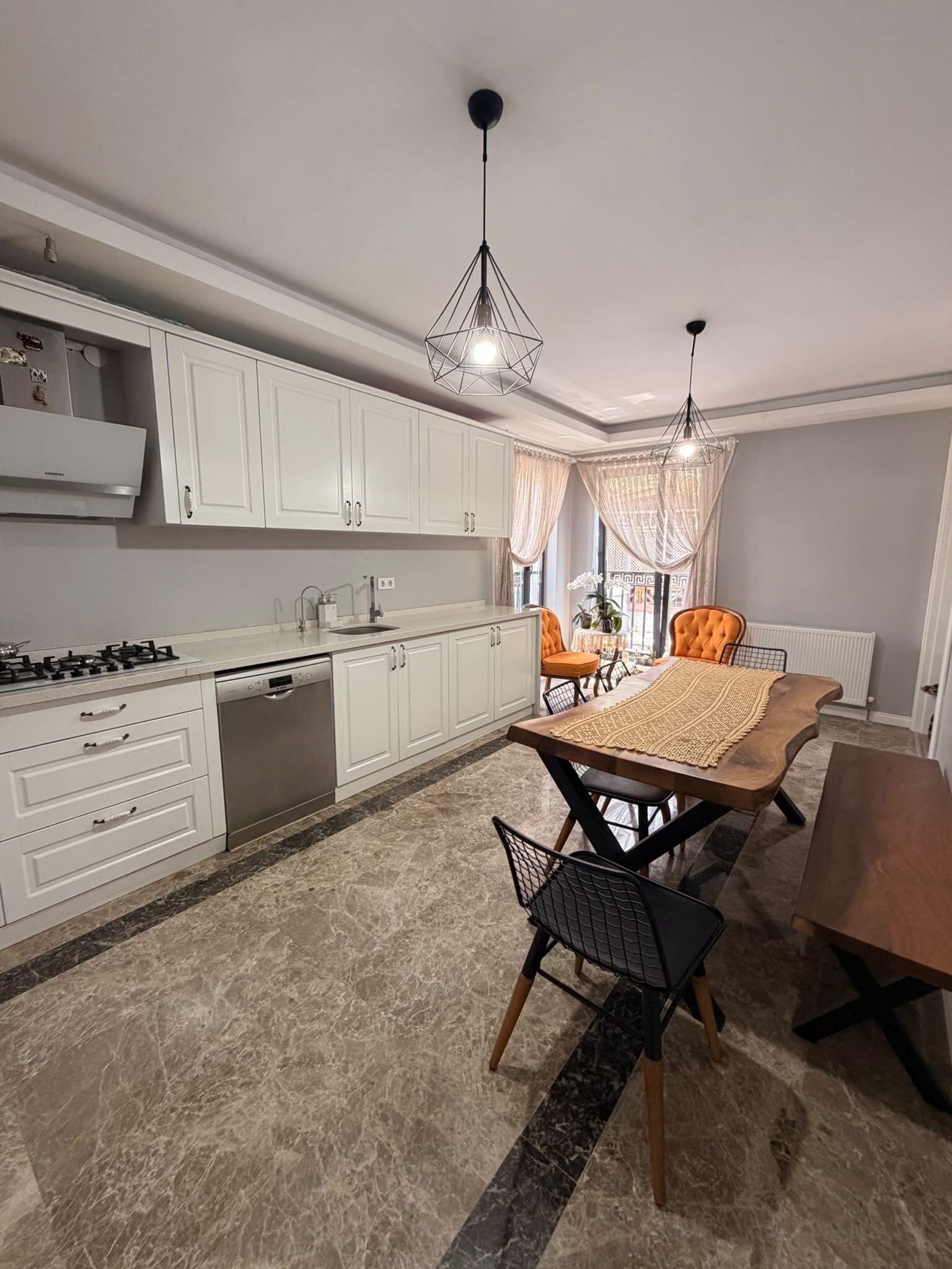 Çankaya Angora Bulvarı Cepheli Satılık Müstakil Villa, Mutfak