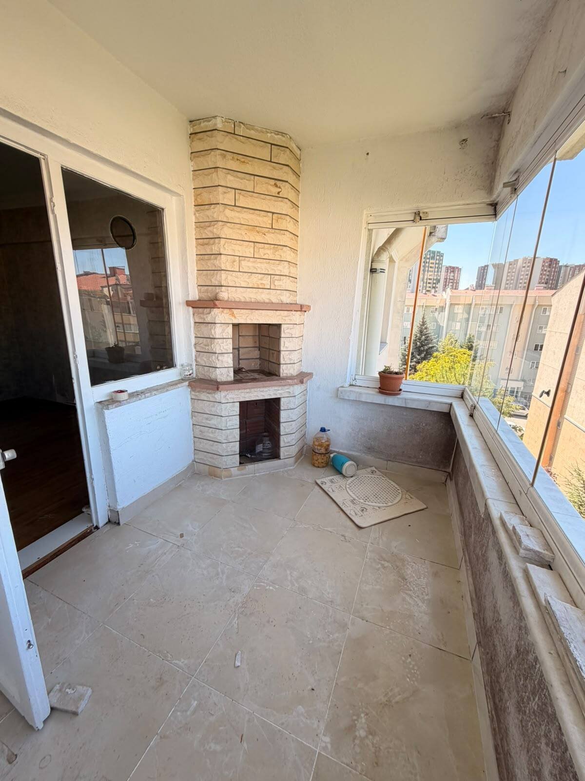 Çayyolu Merkezde Berrak Sitesi'nde Koru Metroya Yürüme Mesafesinde 3+1 Satılık Daire, Kapalı balkon, barbekü