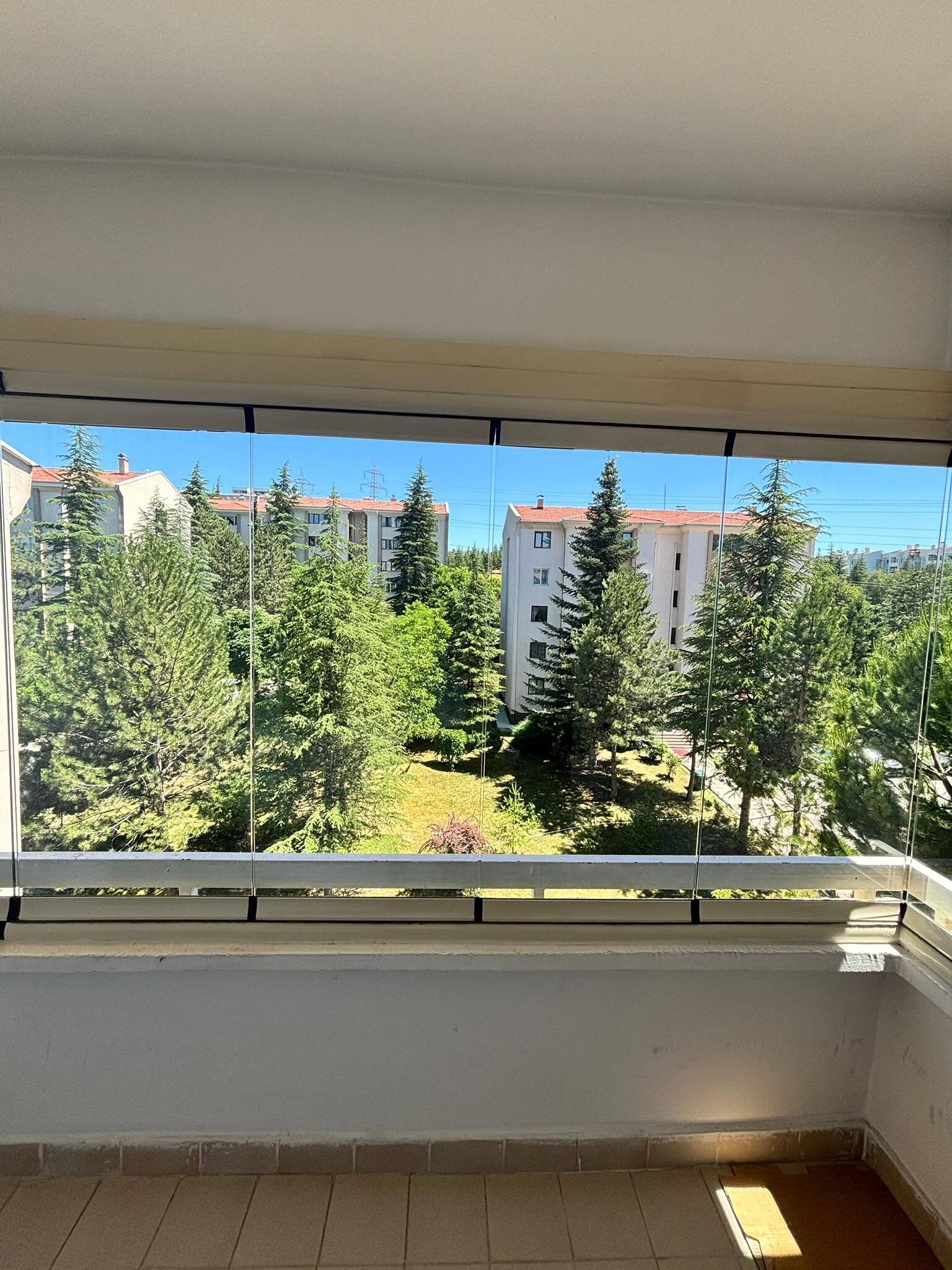 Çayyolu Konutkent Hayal Sitesi'nde En Üst Kat, Doğa Manzaralı 100 m² Satılık Daire, Balkondan yeşil alan manzarası