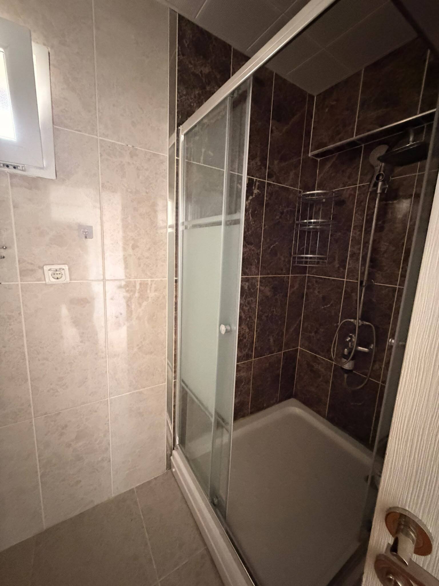Çayyolu Konutkent Hayal Sitesi'nde En Üst Kat, Doğa Manzaralı 100 m² Satılık Daire, Banyo, duşakabin