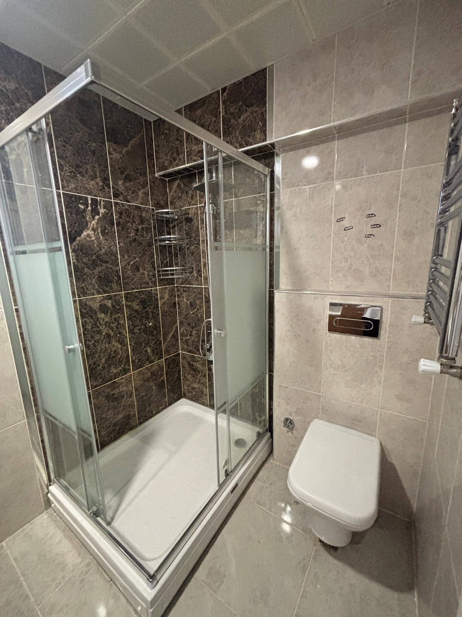 Çayyolu Konutkent Hayal Sitesi'nde En Üst Kat, Doğa Manzaralı 100 m² Satılık Daire, Banyo, duşakabin