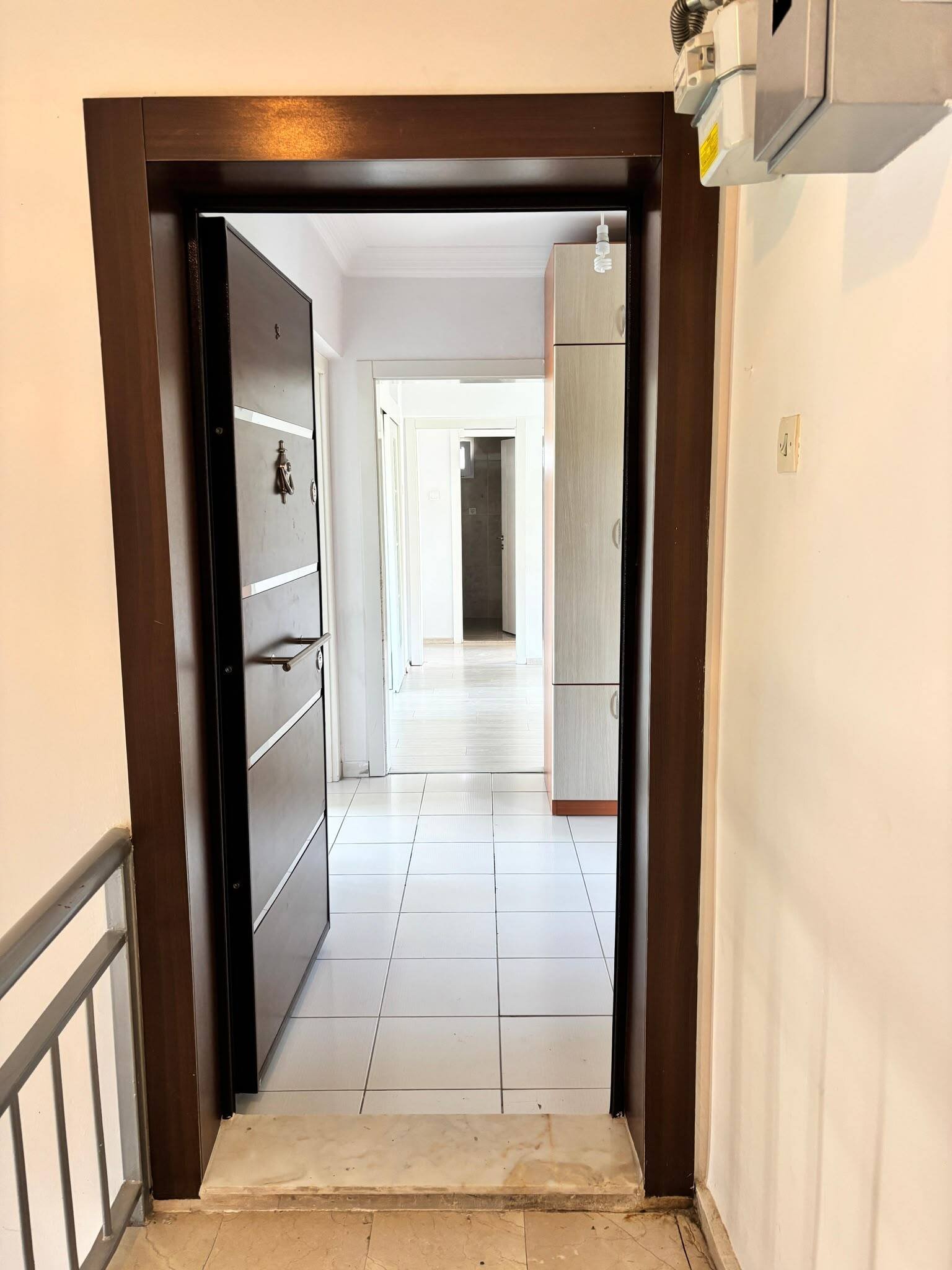 Çayyolu Konutkent Hayal Sitesi'nde En Üst Kat, Doğa Manzaralı 100 m² Satılık Daire, Daire girişi