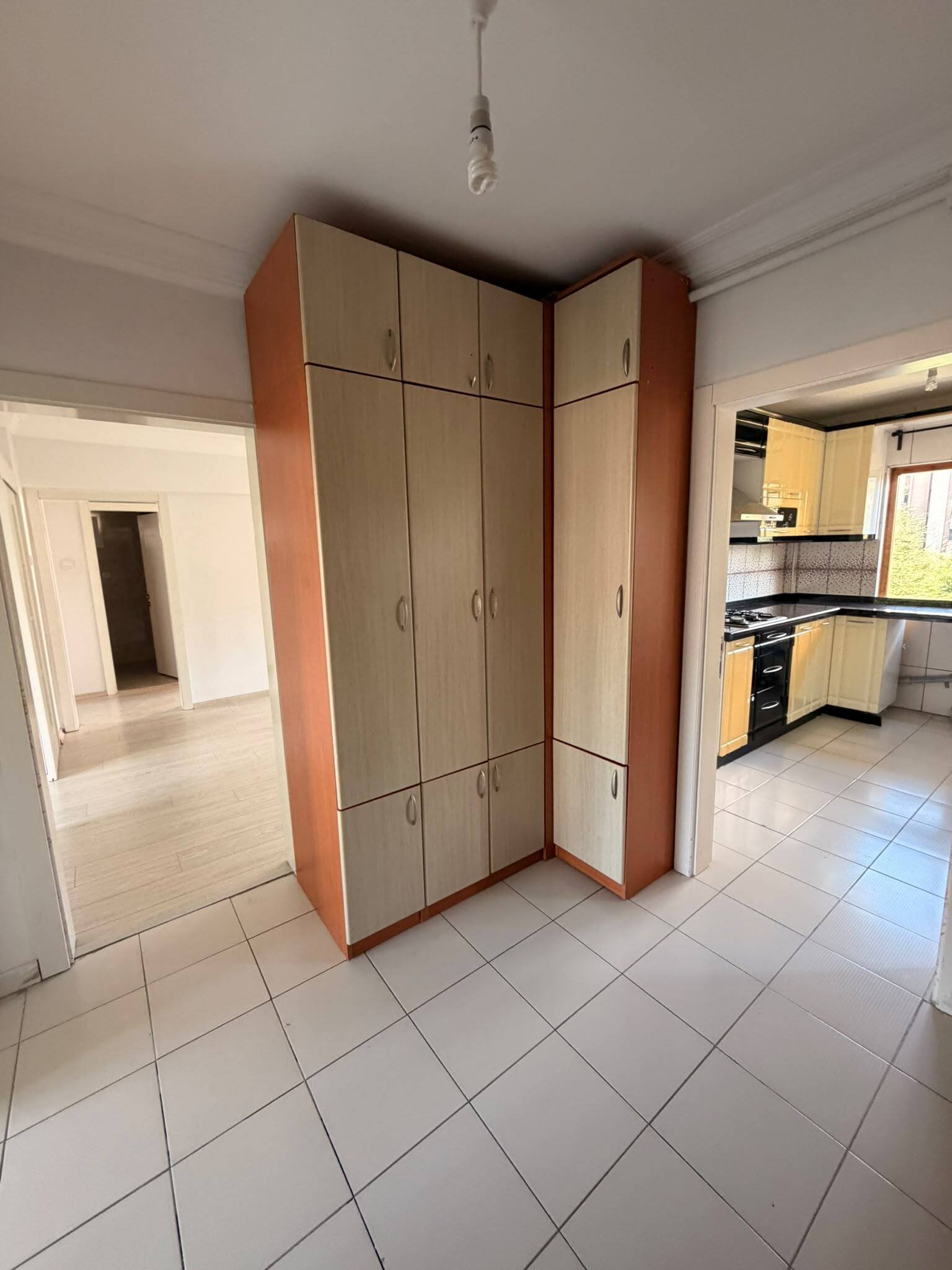 Çayyolu Konutkent Hayal Sitesi'nde En Üst Kat, Doğa Manzaralı 100 m² Satılık Daire, Giriş holü, gömme dolaplar