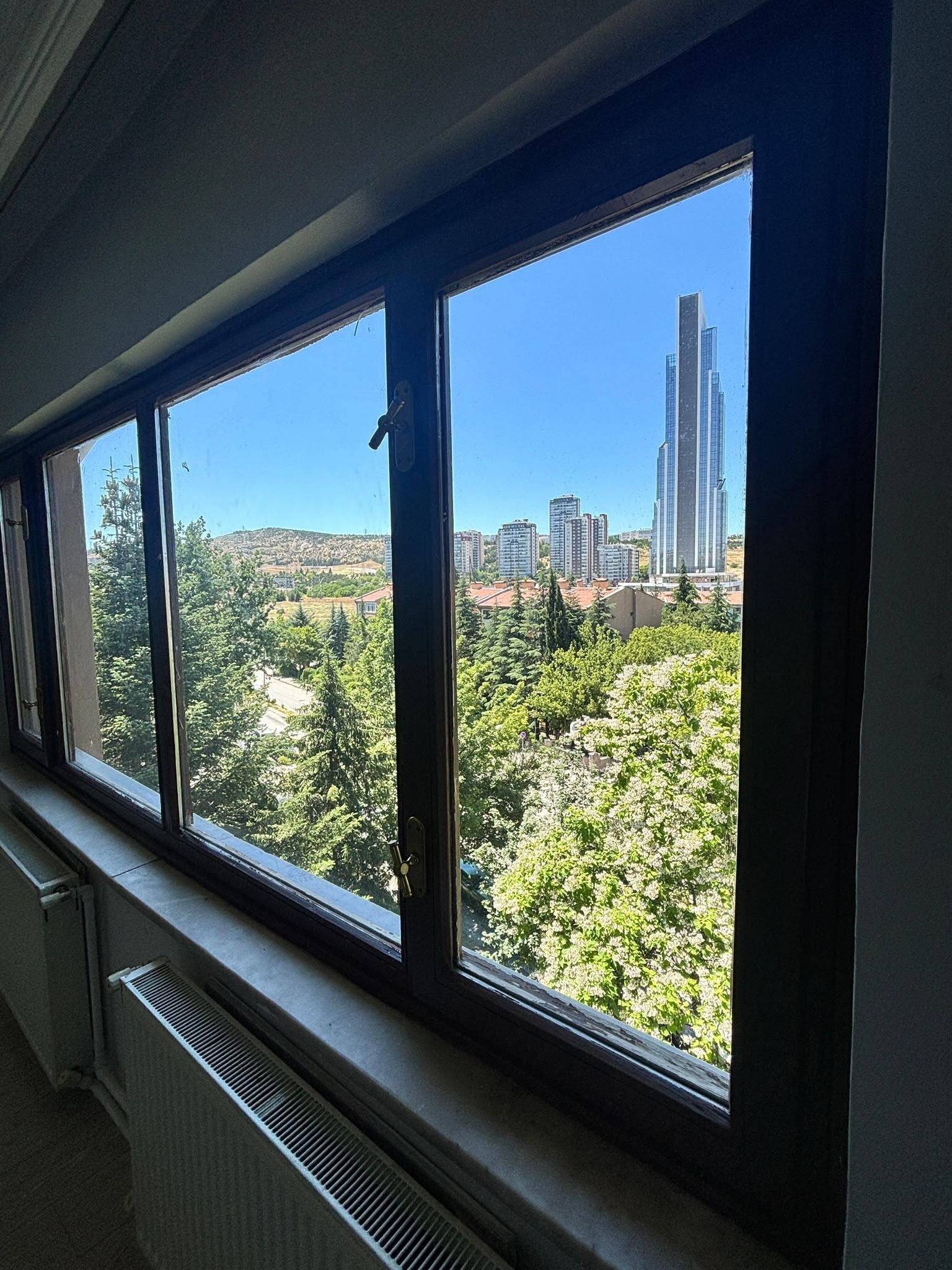 Çayyolu Konutkent Hayal Sitesi'nde En Üst Kat, Doğa Manzaralı 100 m² Satılık Daire, Pencereden manzara