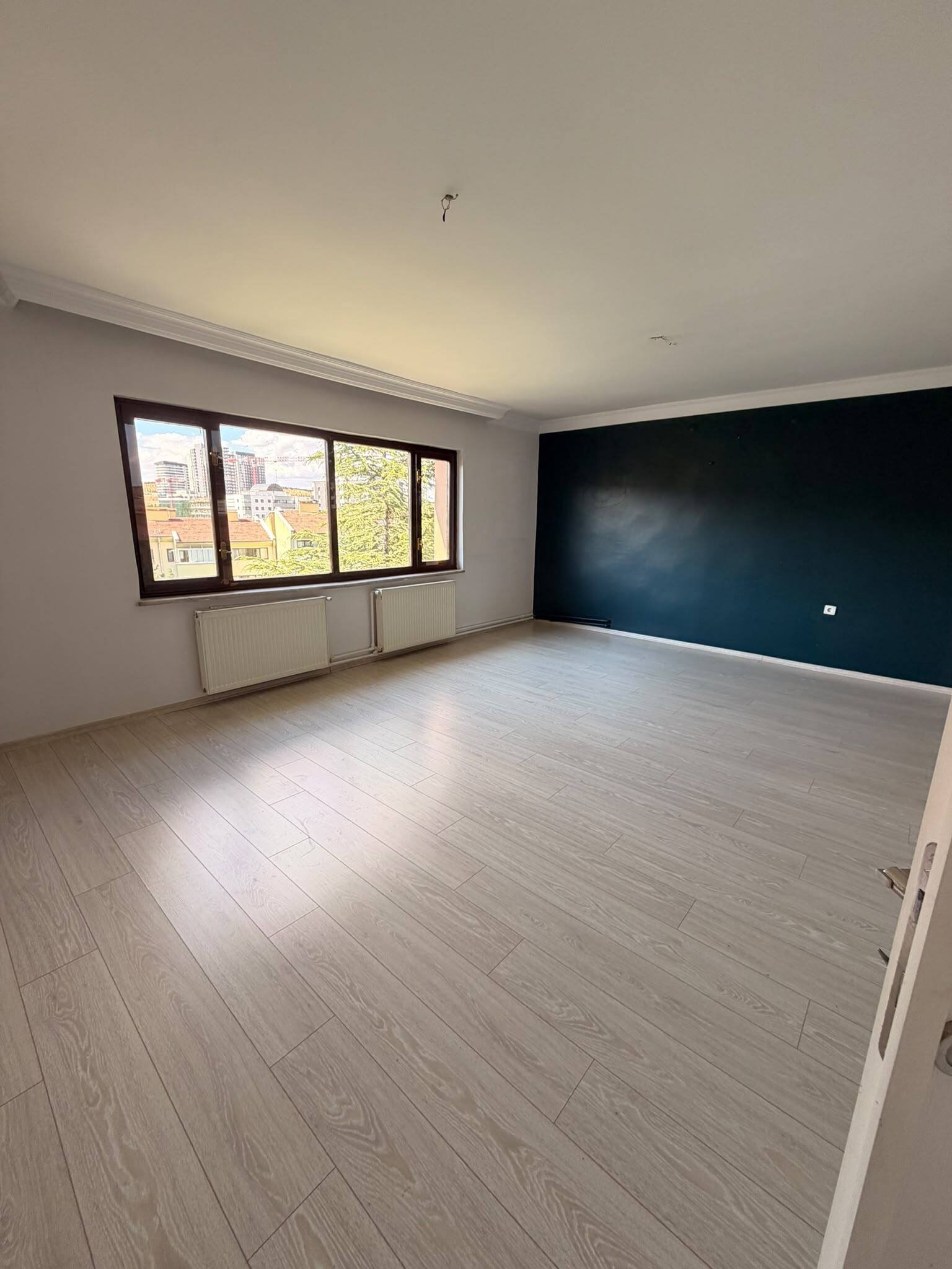 Çayyolu Konutkent Hayal Sitesi'nde En Üst Kat, Doğa Manzaralı 100 m² Satılık Daire, Salon