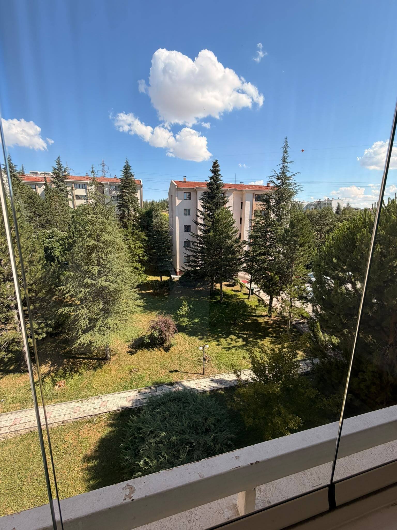 Çayyolu Konutkent Hayal Sitesi'nde En Üst Kat, Doğa Manzaralı 100 m² Satılık Daire, Önü açık yeşil alan manzarası