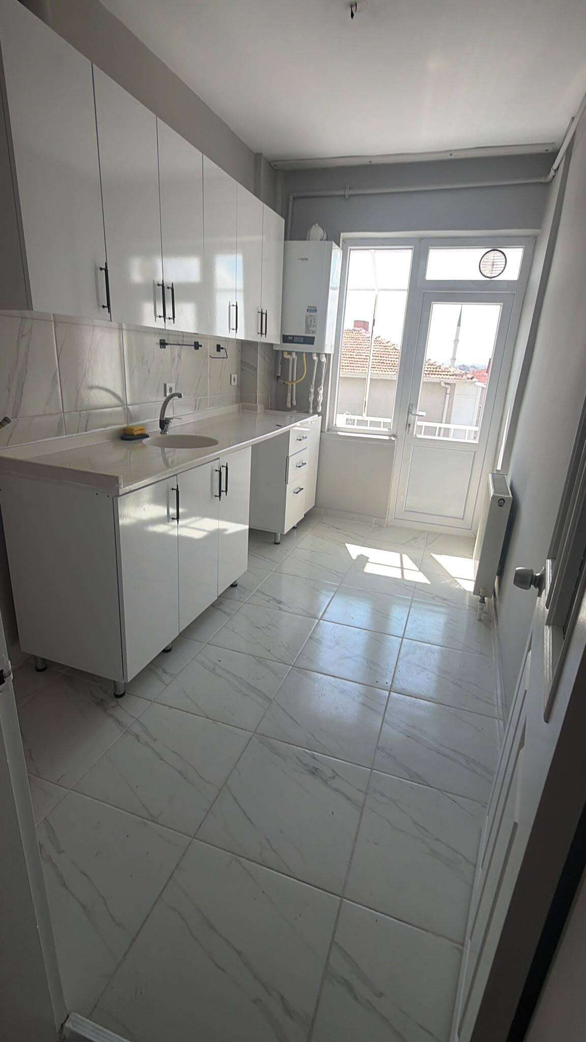 Sincan Ulubatlı Hasan Mahallesi'nde Yapılı, Temiz 3+1 Kiralık Daire, Mutfak