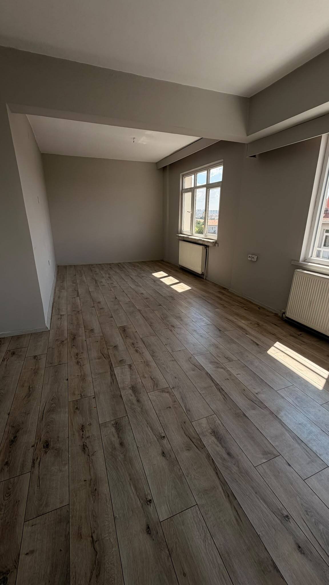 Sincan Ulubatlı Hasan Mahallesi'nde Yapılı, Temiz 3+1 Kiralık Daire, Salon