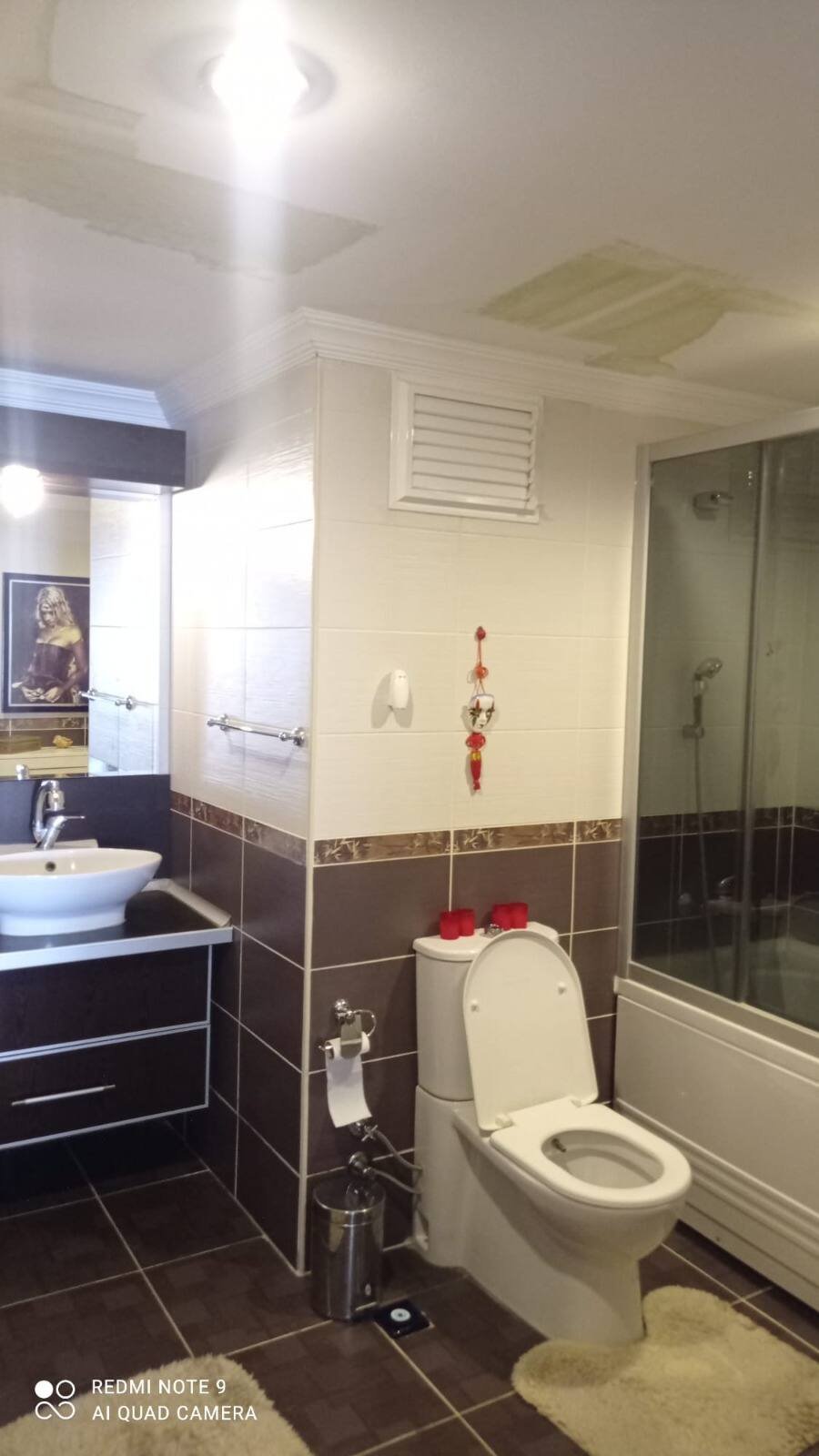 Yaşamkent Başkent 1 Sitesi’nde 13. Kat 4+1, Merkezi Konum ve Çift Balkonlu Ferah Daire, Banyo Yaşamkent Başkent 1 Sitesi'nde 13. Kat 4+1, Merkezi Konum ve Çift Balkonlu Ferah Daire, Banyo