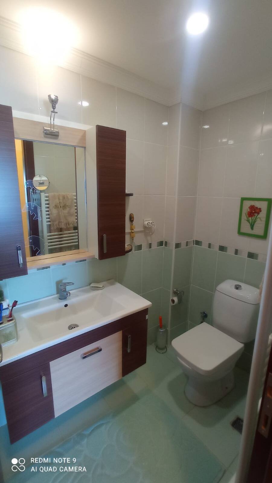 Yaşamkent Başkent 1 Sitesi’nde 13. Kat 4+1, Merkezi Konum ve Çift Balkonlu Ferah Daire, Ebeveyn banyosu Yaşamkent Başkent 1 Sitesi'nde 13. Kat 4+1, Merkezi Konum ve Çift Balkonlu Ferah Daire, Ebeveyn banyosu