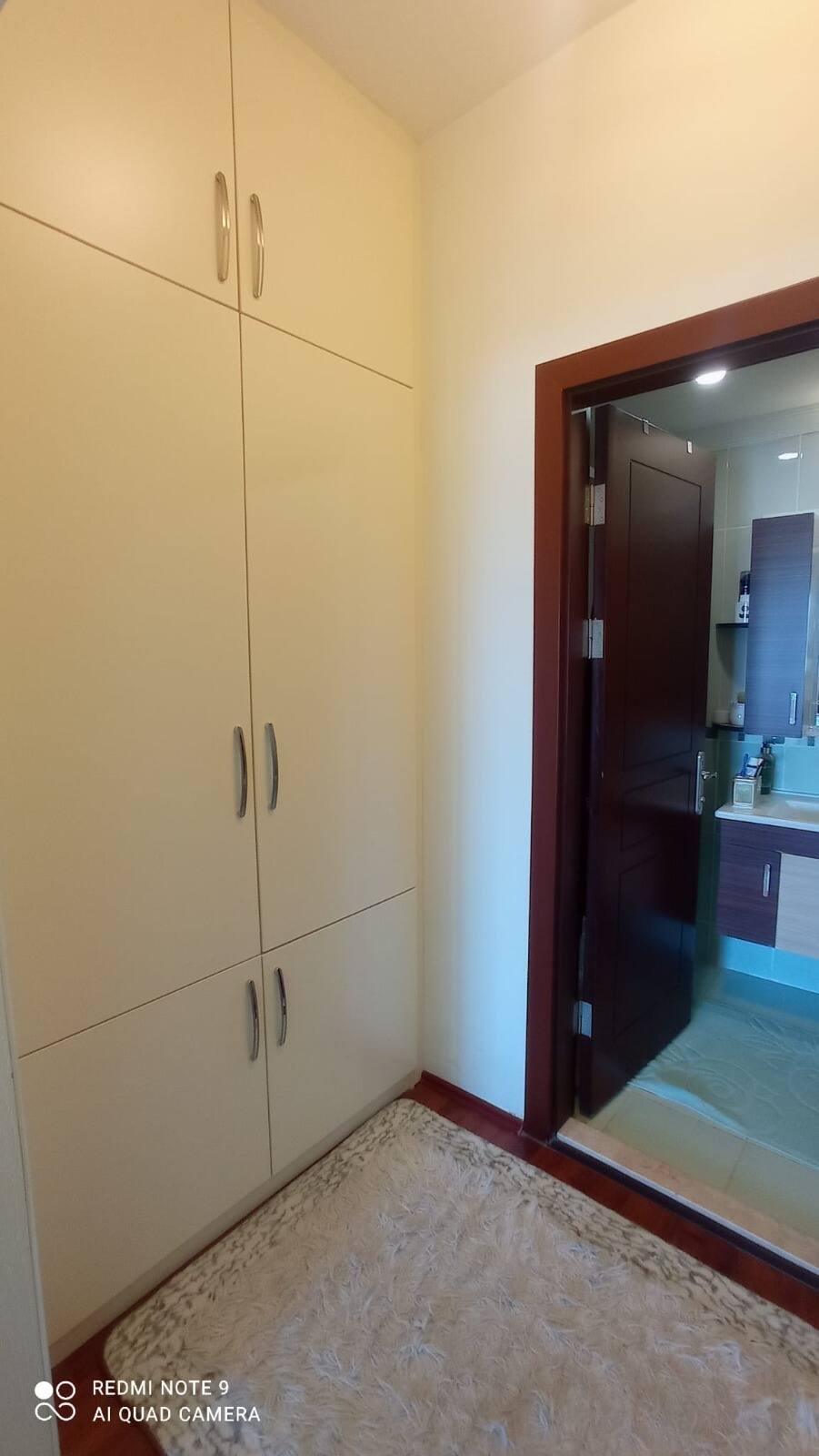 Yaşamkent Başkent 1 Sitesi’nde 13. Kat 4+1, Merkezi Konum ve Çift Balkonlu Ferah Daire, Gömme dolaplar Yaşamkent Başkent 1 Sitesi'nde 13. Kat 4+1, Merkezi Konum ve Çift Balkonlu Ferah Daire, Gömme dolaplar